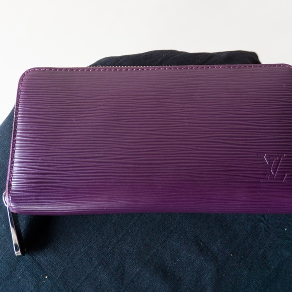 Louis Vuitton Handbags - Louis Vuitton Zippy Wallet